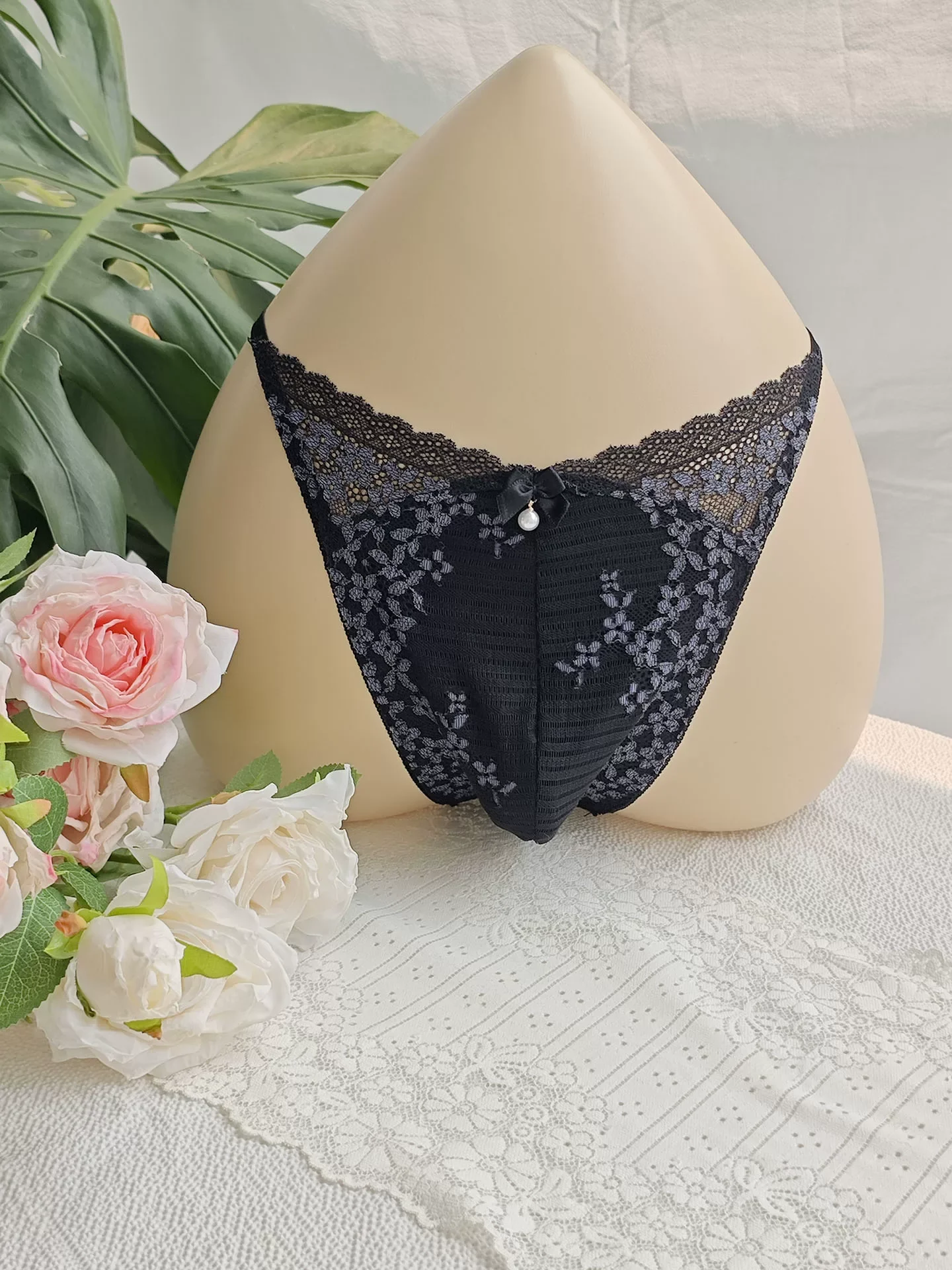 Embroidery Gift - Zwarte kanten heren-T-brief met borduurwerk, handgemaakt