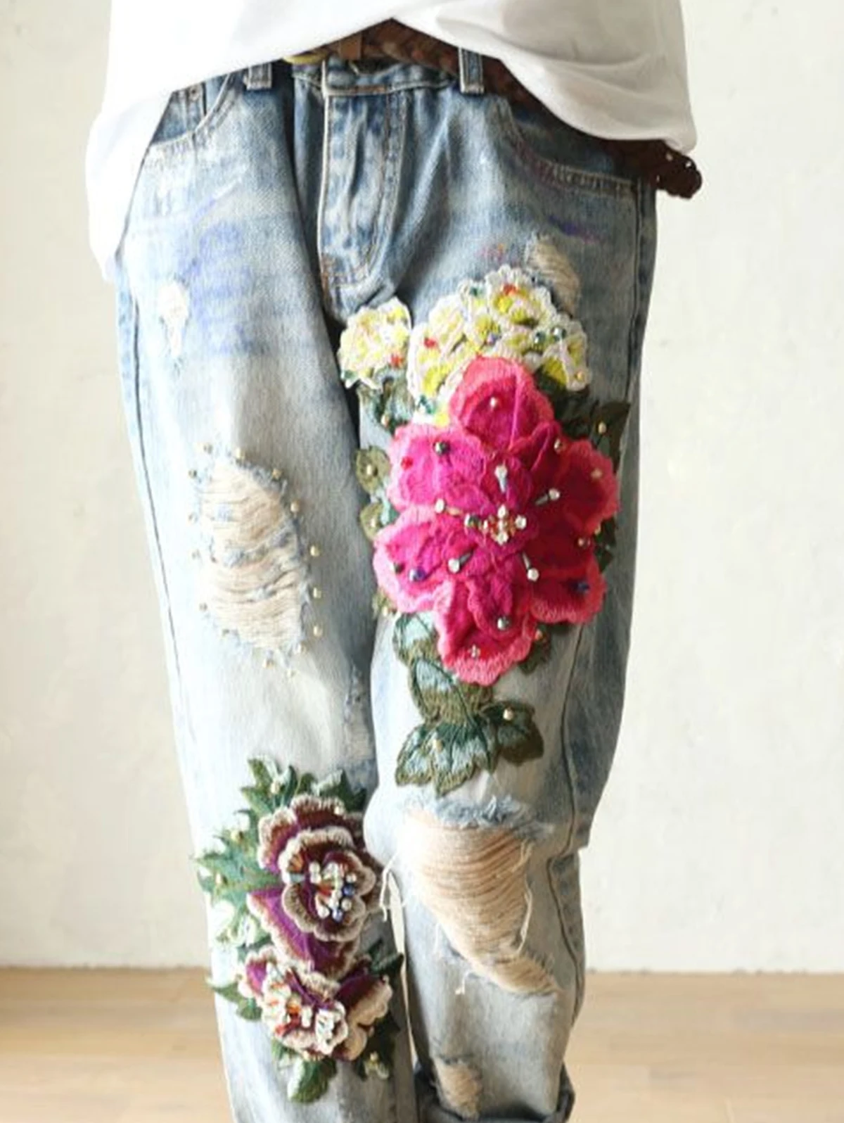 Elegante damesjeans met bloeme - Embroidery Effect recensie en prijs